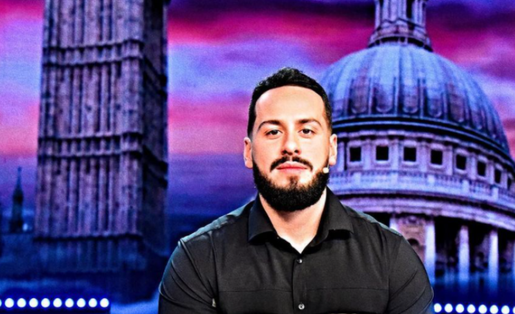 Capital T qëllon shuplakë vajzën e vogël: Momenti i sikletshëm kapet nga kamera