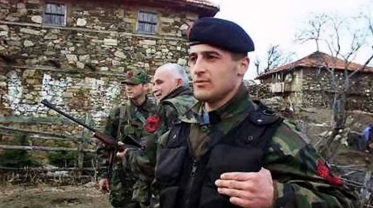 Si i mposhti Daut Haradinaj serbët me një revolver: Rrëfen ish-ushtari i tij