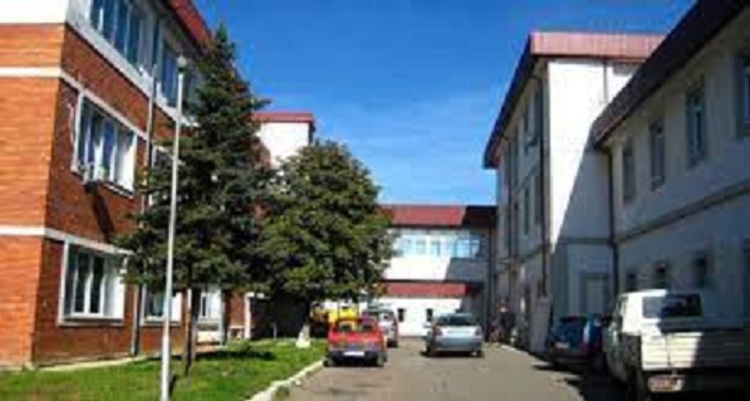 Shkarkohet drejtori i Spitalit të Mitrovicës, Sadik Fejza