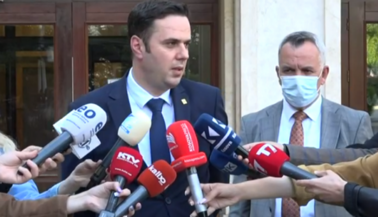 Abdixhiku flet pas takimit me Osmanin