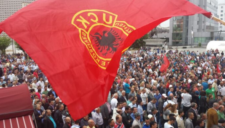 OVL-UÇK paralajmëron protestë masive pas deklaratave të ministrave të Kurtit dhe rastin e arrestimit të Faik Fazliut