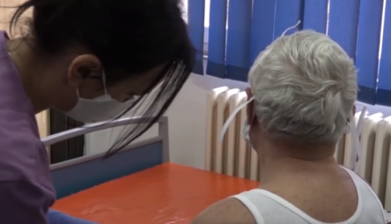 Mijëra kosovarë vaksinohen në Serbi