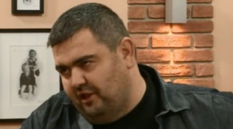 “Bufi” i hip peshores, e bën copë-copë