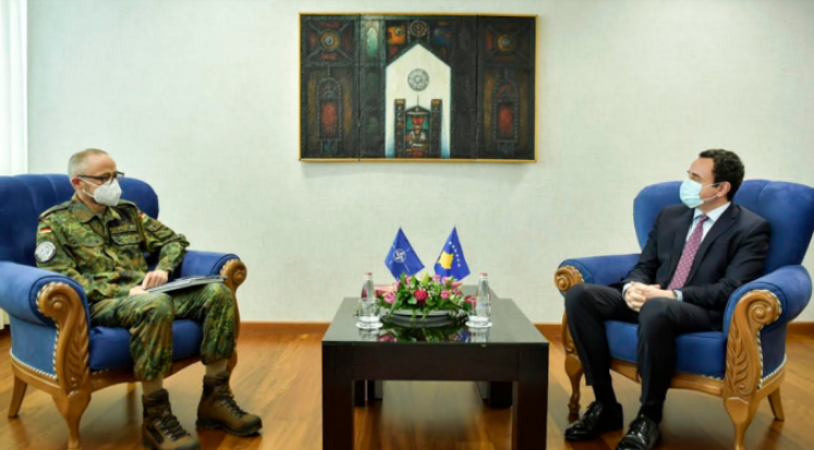 Kryeministri Kurti takoi zyrtarin e lartë të NATO-s