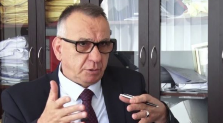 Hasani: Osmani shkeli Kushtetutën me shkarkimin e Dakës