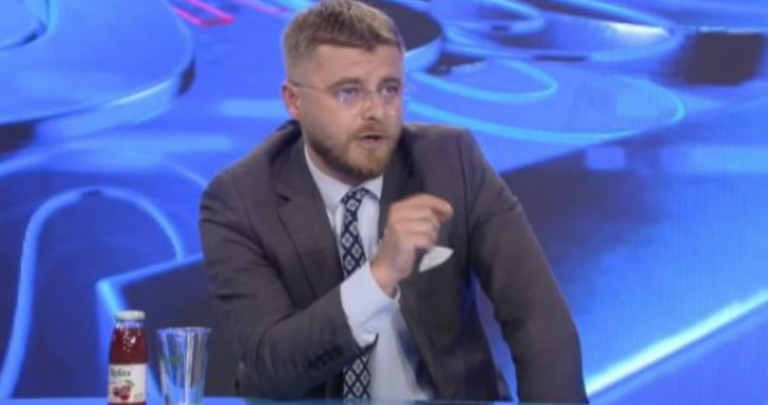 Tasholli: Albin Kurti ka mundur të jetë ushtar vetëm në Counter-Strike