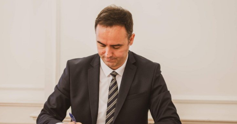 Konjufca: Qeveria duhet të sjellë prova në favor të krerëve të UÇK-së në Hagë