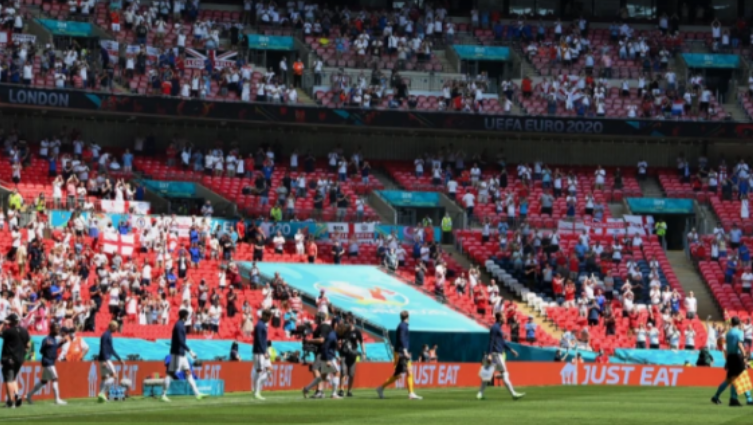 Ngjarje tragjike në Wembley: Tifozët rrëzohen nga tribunat gjatë ndeshjes Angli – Kroaci, njëri në gjendje të rëndë