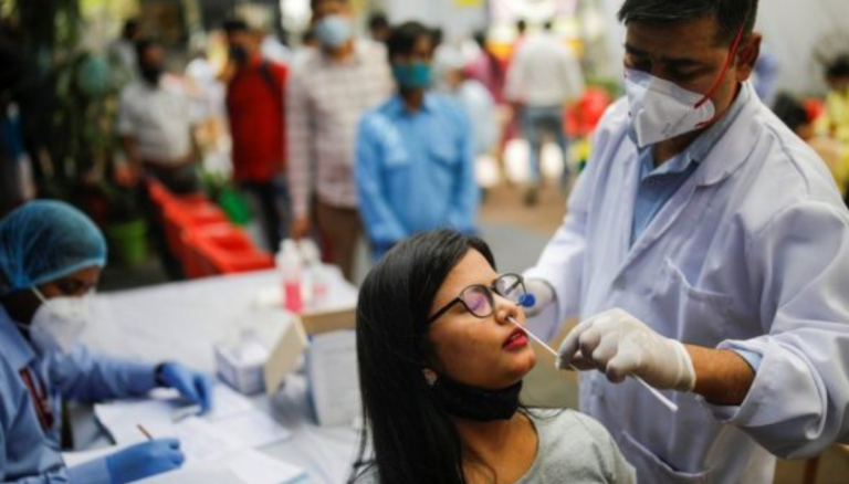 Dhimbje koke e fyti, kështu mund ta kuptoni se jeni infektuar me variantin indian të COVID-19