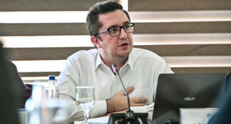 Besian Mustafa i reagon MSH-së: Jo “termine”, por s’ka vaksina