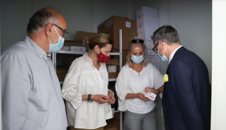 Ministri Vitia pret në takim ambasadoren kroate për të pranuar 10 mijë vaksinat antiCOVID