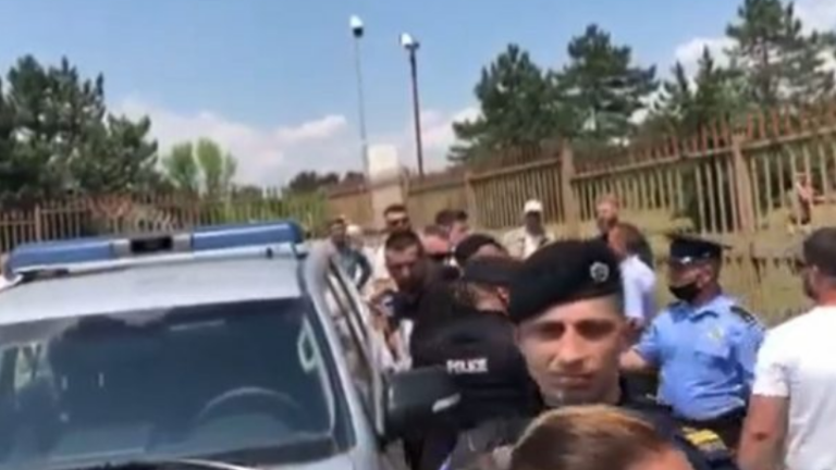 “Kosova është Serbi”, “Kosovën do ta lajmë me gjak” – Gjykata merr vendim për malazezin që u arrestua në Gazimestan