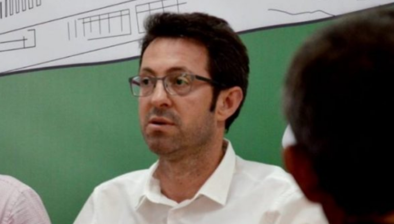 Burri i Albulena Haxhiut i reagon sërish Faik Fazliut, pasi ky i fundit e quajti “idiot”