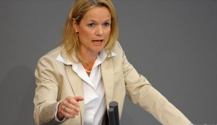 ​Von Cramon për liturgjinë në kishën në kampus të UP-së: S’e di nëse është provokim nga serbët