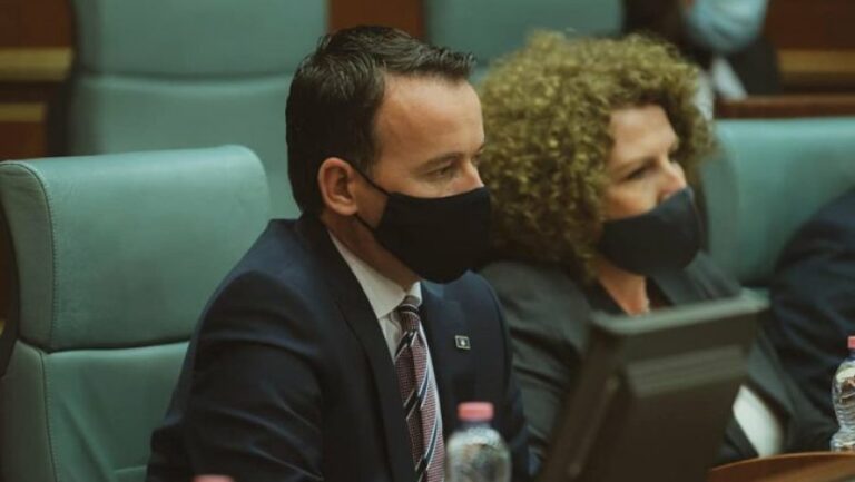 Ministri Peci: Jemi në krijim të sistemit për monitorimin e mënyrave të dhënies së subvencioneve