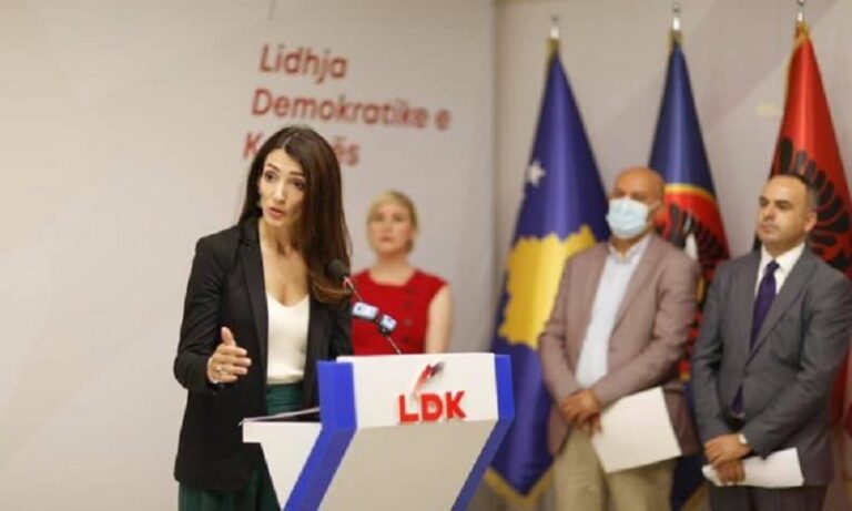 LDK kritikon Donika Gërvallën