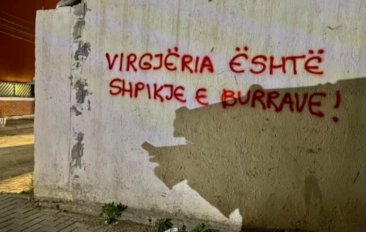 Vushtrri, grafite kundër shtypjes ndaj grave
