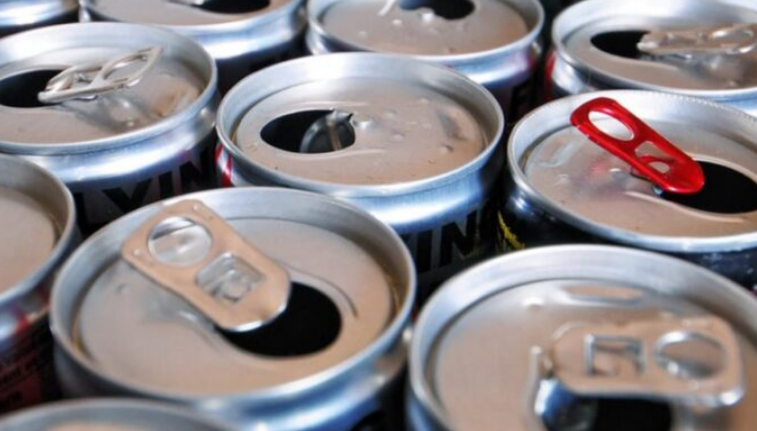 Përdorimi i pijeve energjike nga fëmijë, dy deputetë të VV-së paralajmërojnë ndryshimin e ligjit