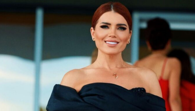 “Edonë a je ti” – Çfarë po ndodhë me fytyrën e këngëtares?