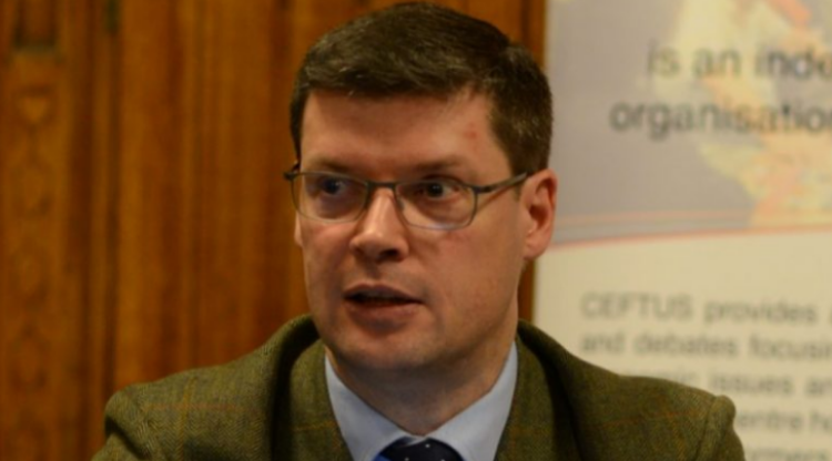 Ngecjet në dialogun Kosovë-Serbi: Profesori britanik fajëson Bashkimin Europian