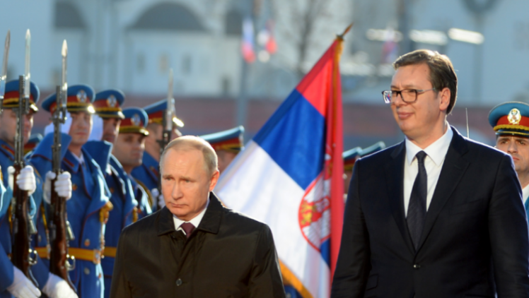 Vucic po kopjon ‘botën ruse’ të Putin, por Serbia nuk do të tolerohet nga Perëndimi si Rusia