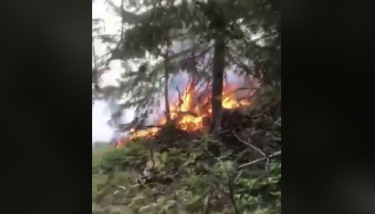 Malet e Rugovës vazhdojnë të digjen nga zjarri bubulak, pamje nga vendi i ngjarjes