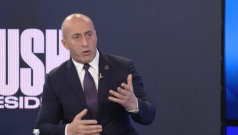Haradinaj publikon emrat e 17 familjarëve të zyrtarëve të LVV-së, që sipas tij u punësuan nga Qeveria