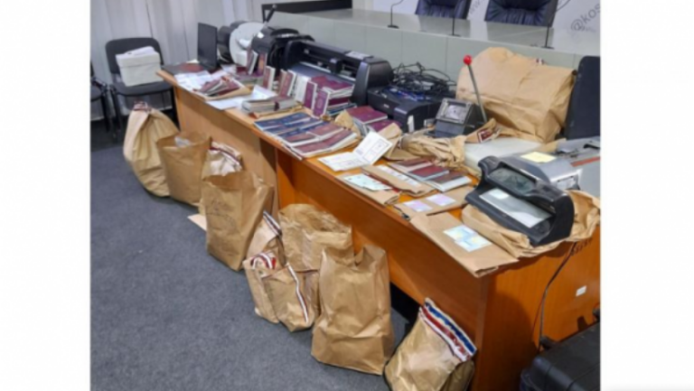 Arrestohen 18 persona që kontrabanduan shqiptarë nga Kosova dhe Shqipëria për në SHBA dhe Britani