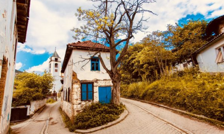 13 vjeçarja nga Janjeva dyshohet se u abuzua seksualisht nga shumë persona – Dyshime edhe për incest