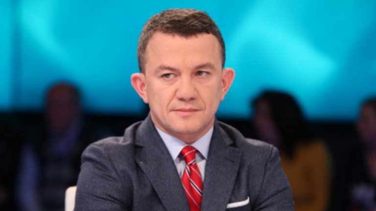 Buzhala: Gjysmë milioni shqiptarë jashtë Kosovës po mundohen me e bindë Valon Sylën që s’janë gërrnaça