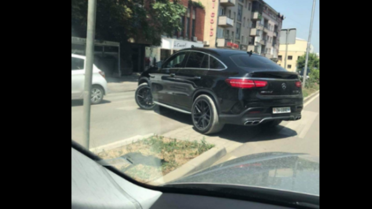 Dënohet mërgimtari që e ktheu veturën në zebra