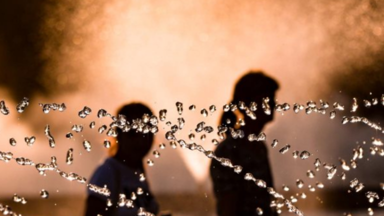 Ballkani përfshihet nga vala e nxehtë, temperaturat deri në 43 gradë