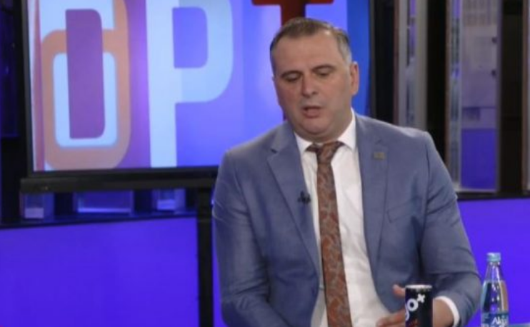 Bajqinovci tregon nëse ka çarje në mes të LVV dhe Listës ‘Guxo’