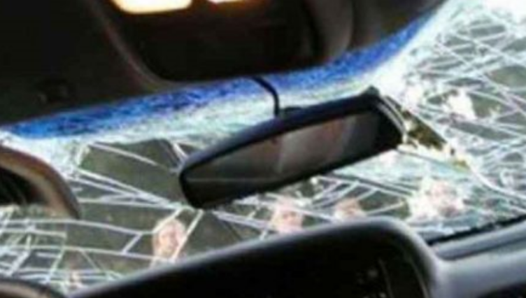 Aksident në rrugën Mitrovicë – Pejë, vdes një person