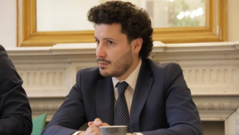 Abazoviq: Shqiptarët në Mal të Zi duhet të angazhohen më shumë