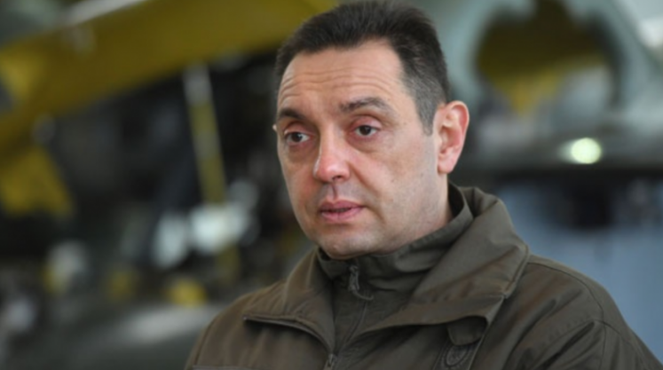 Vulin bëhet toshë: S’e kuptoj pse iu pengon ‘bashkimi paqësor i botës serbe’