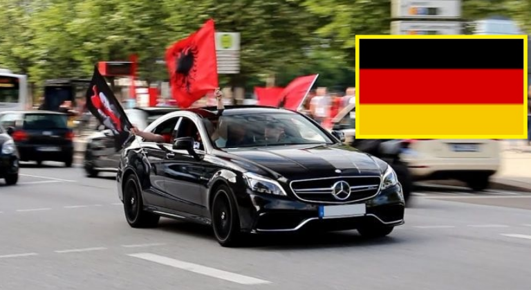 “Runi femnat se po vi prej Gjermanisë me një “AMG“ për në Kosovë”, paralajmëron mërgimtari