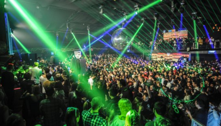 A do të hapen diskotekat këtë verë? Flet kryetari i Shoqatës së Gastronomëve