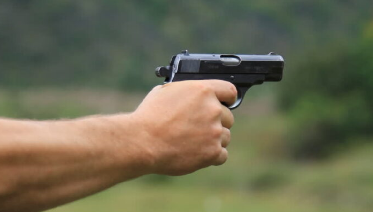 Shtiu me armë zjarri në aheng familjar, policia arreston kosovarin