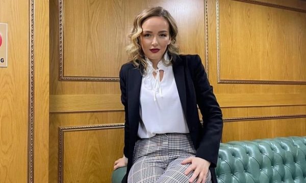 “Frajeri yt e hupi penallin”, Adriana Matoshi i kthehet kosovarit që i bëri komentin pas ndeshjes Angli-Itali