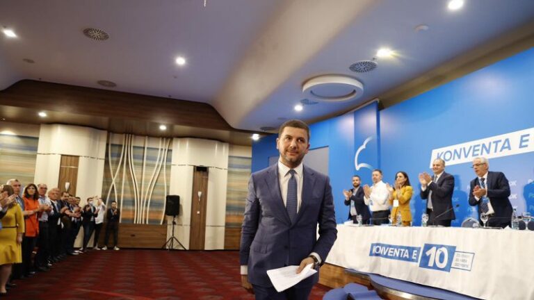 Krasniqi paralajmëron opozitarizëm aktiv dhe krijimin e ekipit të ri ekzekutiv të PDK’së