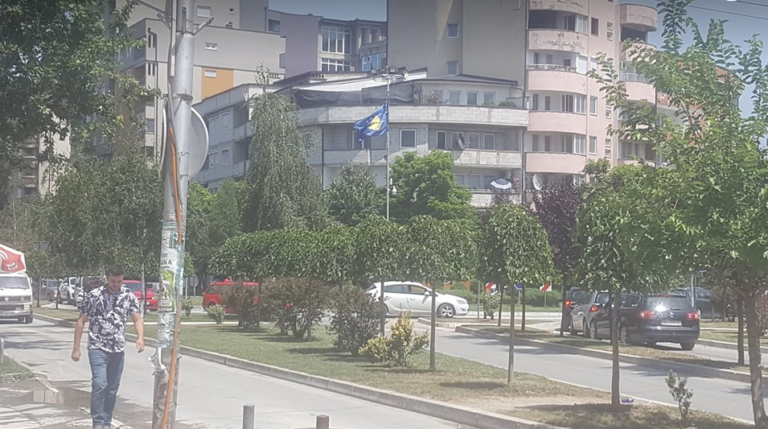 Vrasje në tentativë – Dy serbë bëhen llom mes vete në Mitrovicë, i dyshuari godet viktimën me çekiç