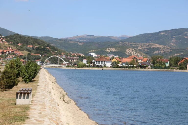 Mot i ngrohtë sot, maksimalja arrin deri në 33 gradë