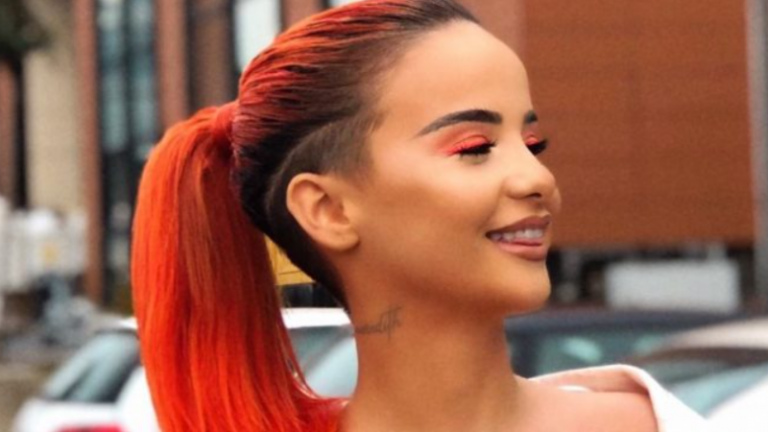 Rina Balaj në veshje sportive provokon fansat me të pasmet e saj