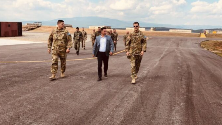 Mehaj viziton Bondsteel-in: Ushtria amerikane është garanti kryesor i sigurisë së vendit