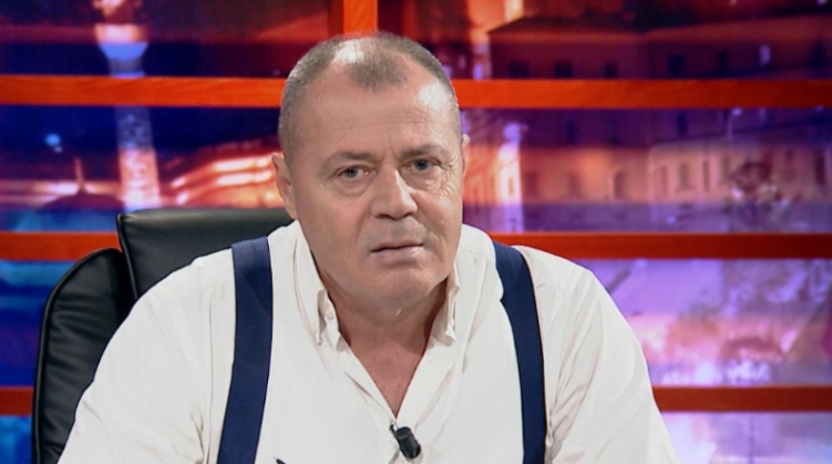 Theret me thikë djali i gazetarit Mustafa Nano