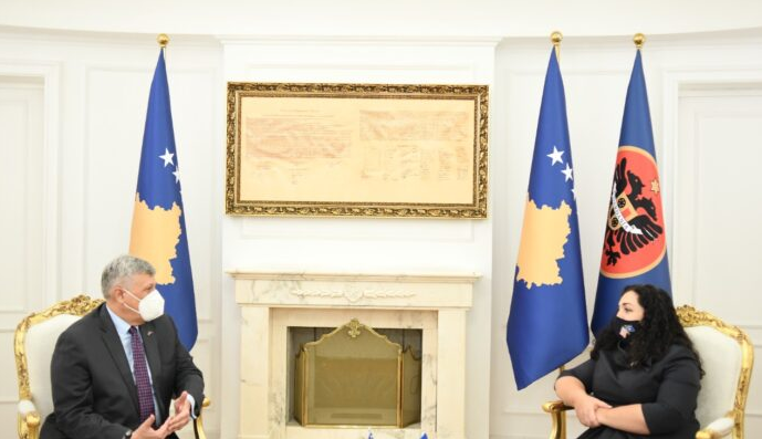 Kossnet falënderon Kosovën për strehimin e refugjatëve afganë, Osmani i zotohet se do t’i qëndrojnë përkrah SHBA-së