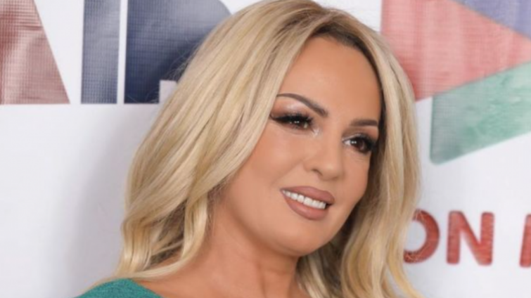 Violeta Kukaj mezi njihet në fotot e fundit, vëmendja te dukja e saj