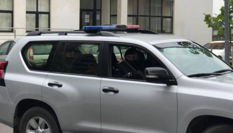 Krejt çka ndodhi në paraqitjen e parë të Dardan Krivaqës në Gjykatë