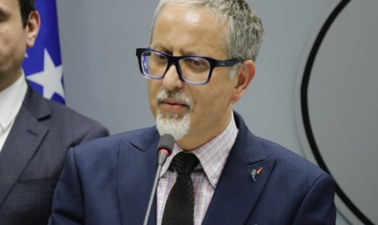 Deputeti i VV’së i kërkon dorëheqjen ministrit Vitia: Është shumë të qëndrosh deri në tetor